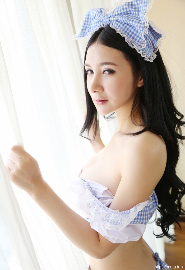 制服女郎顾欣怡性感写真图片