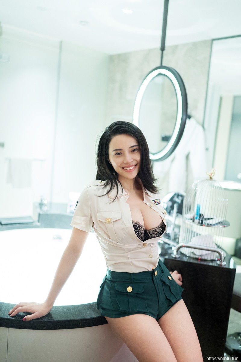 推女郎74期林萌萌巨乳诱惑