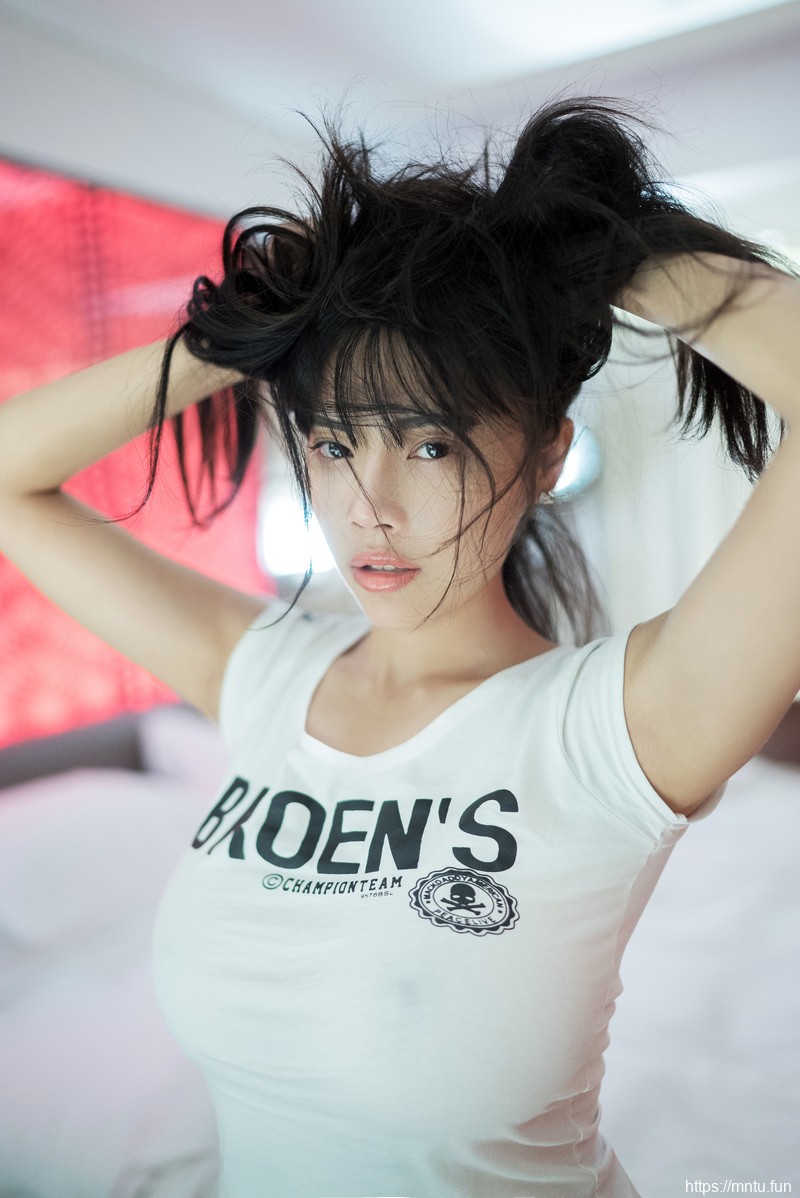 推女郎74期林萌萌巨乳诱惑