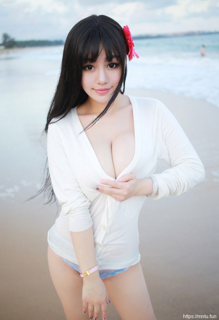 秀人嫩模可儿海边唯美写真