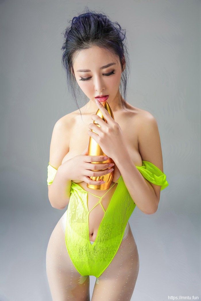 极品模特情趣内衣诱惑写真图片