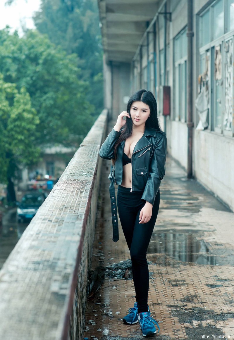 大波美女娜露乳神写真图片