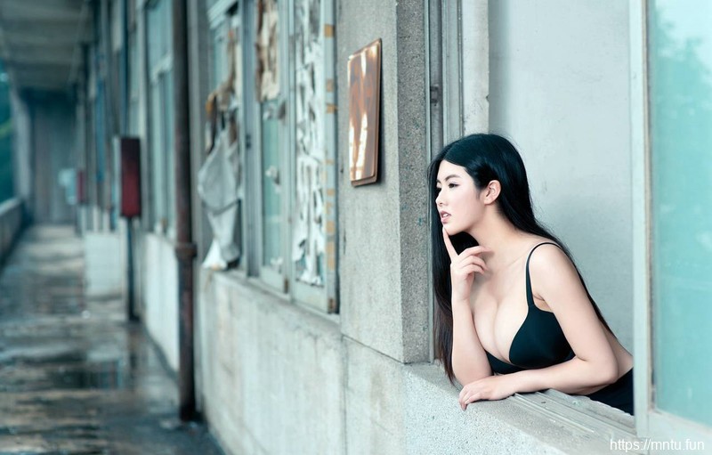 大波美女娜露乳神写真图片