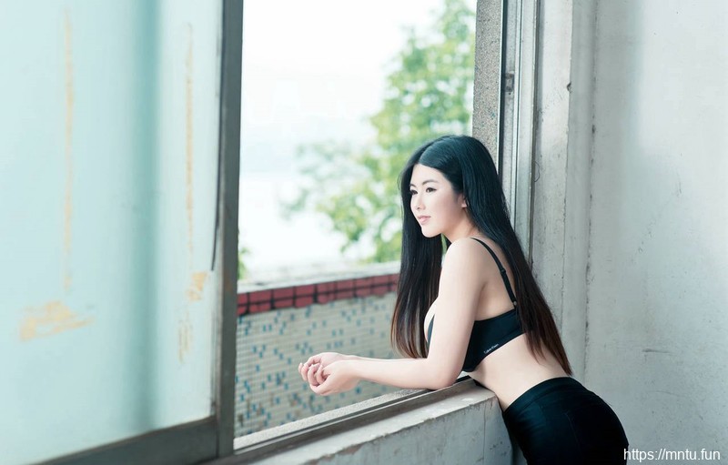 大波美女娜露乳神写真图片