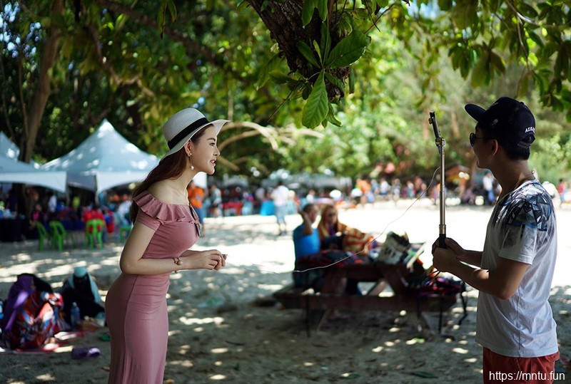 推女郎81期MiuMiu大尺度巨乳私拍照