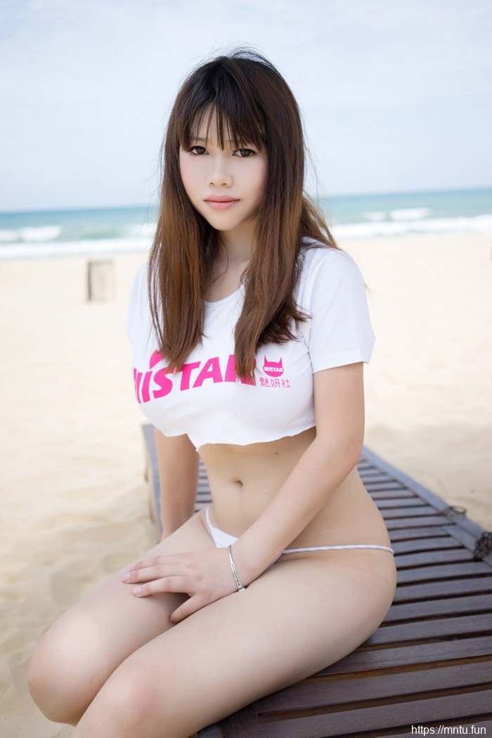 大波美女瑞莎皮肤白皙诱惑十足