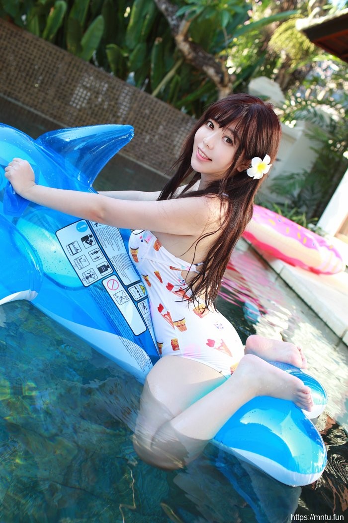 性感清纯美女刘飞儿户外写真