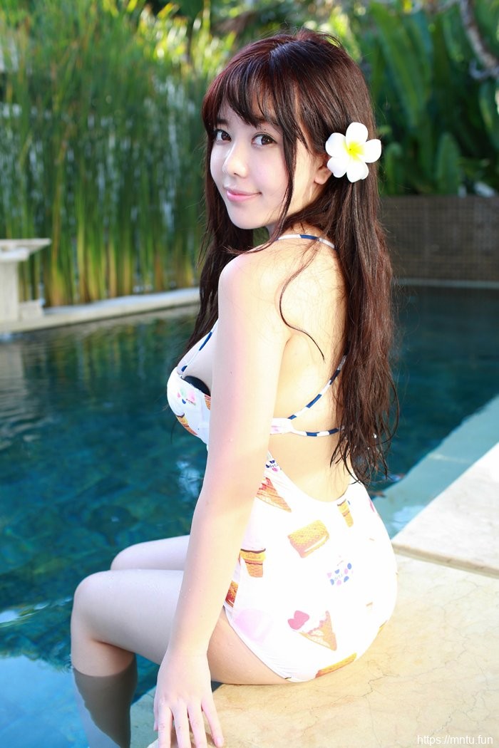 性感清纯美女刘飞儿户外写真