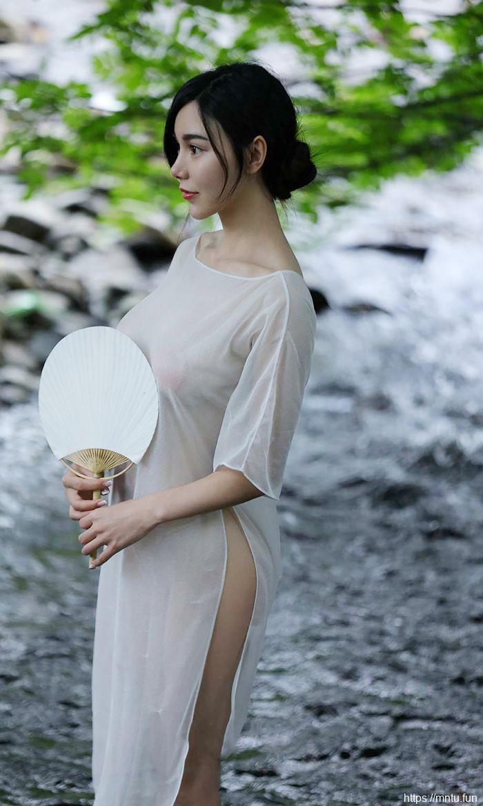 乡野美女最原始的冲动