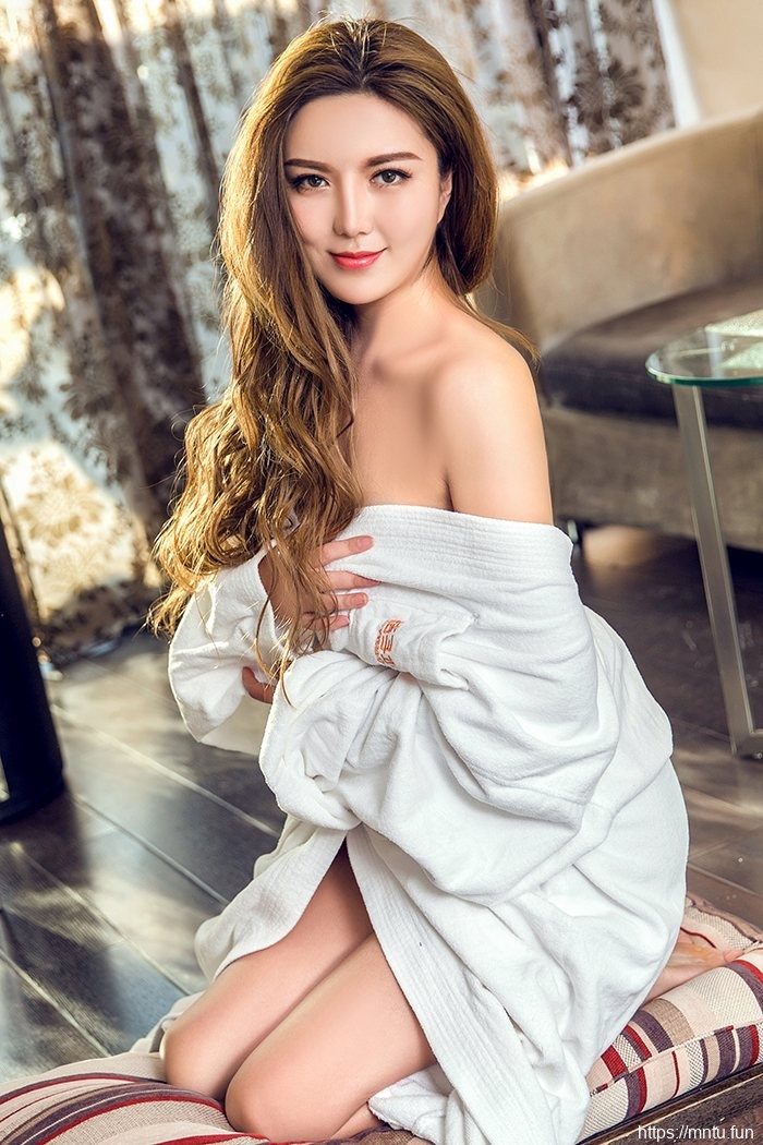 豹纹少妇骚得出水