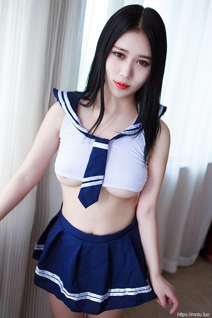 长发美女学生制服诱惑大波图