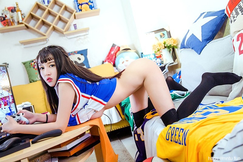 喷血推荐童颜巨乳妹子这肉长得太是地方了