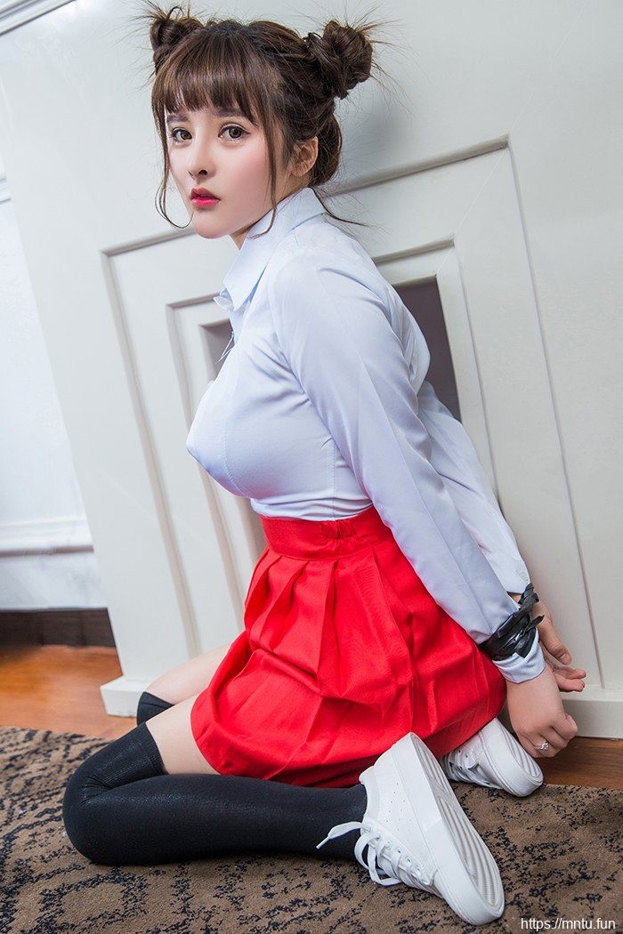 童颜巨乳杨曼妮捆绑的诱惑