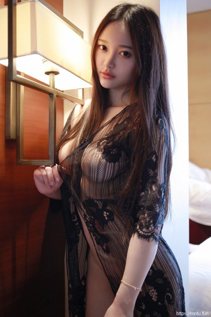 素颜美女唐琪儿赤裸写真