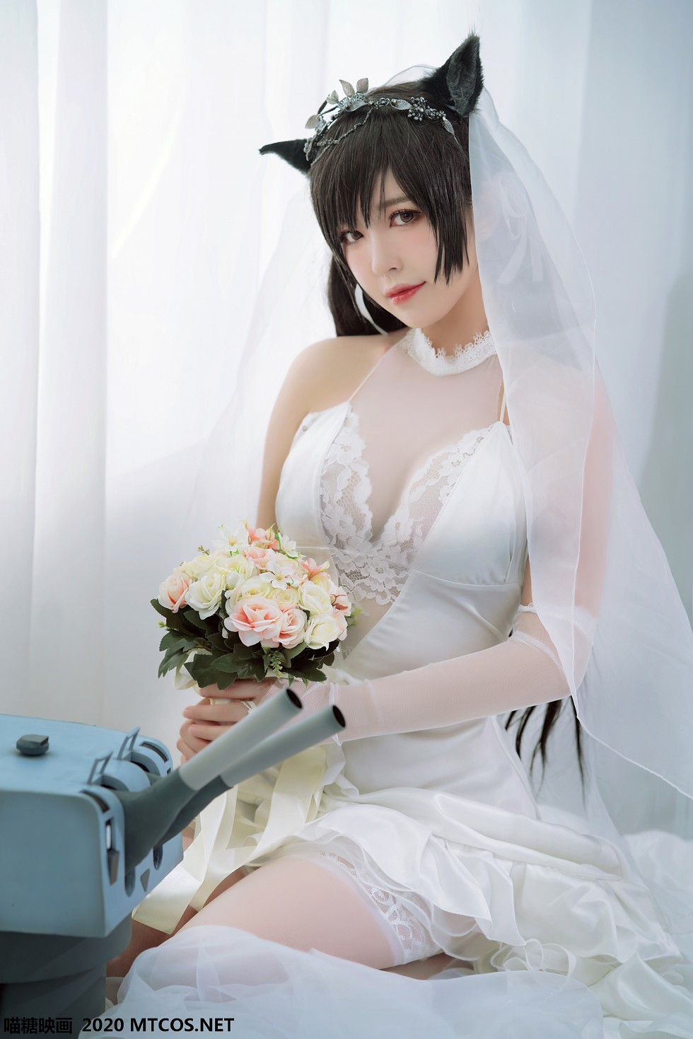 [喵糖映画]Vol.115_白色蕾丝妹子私房婚纱爱宕主题透视秀傲人豪乳撩人诱惑写真30P