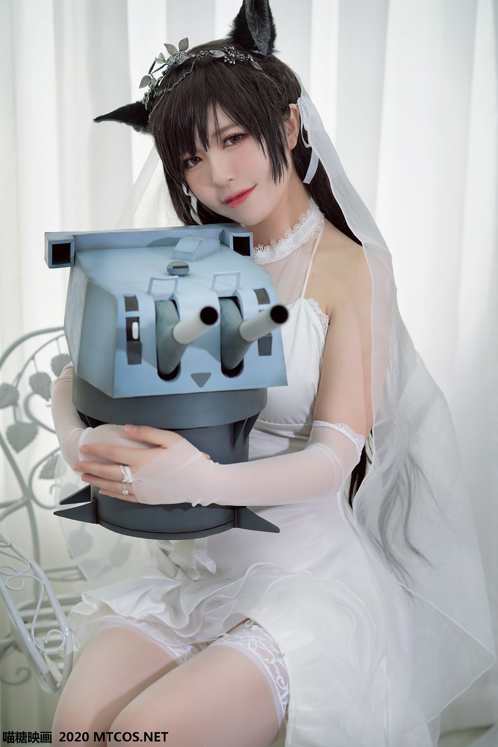[喵糖映画]Vol.115_白色蕾丝妹子私房婚纱爱宕主题透视秀傲人豪乳撩人诱惑写真30P