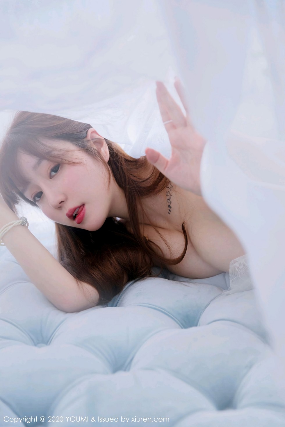 [YouMi尤蜜荟]Vol.471_性感女神王雨纯大理旅拍轻薄朦胧服饰秀火辣身材极致诱惑写真88P