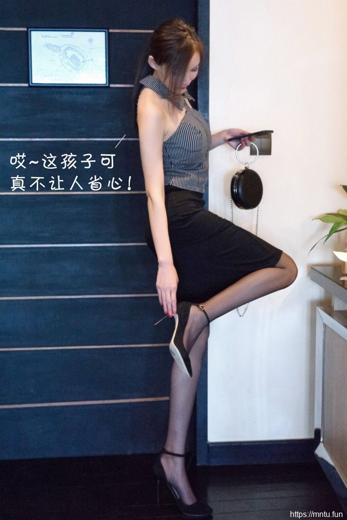 极品女教师调教性感母女俩