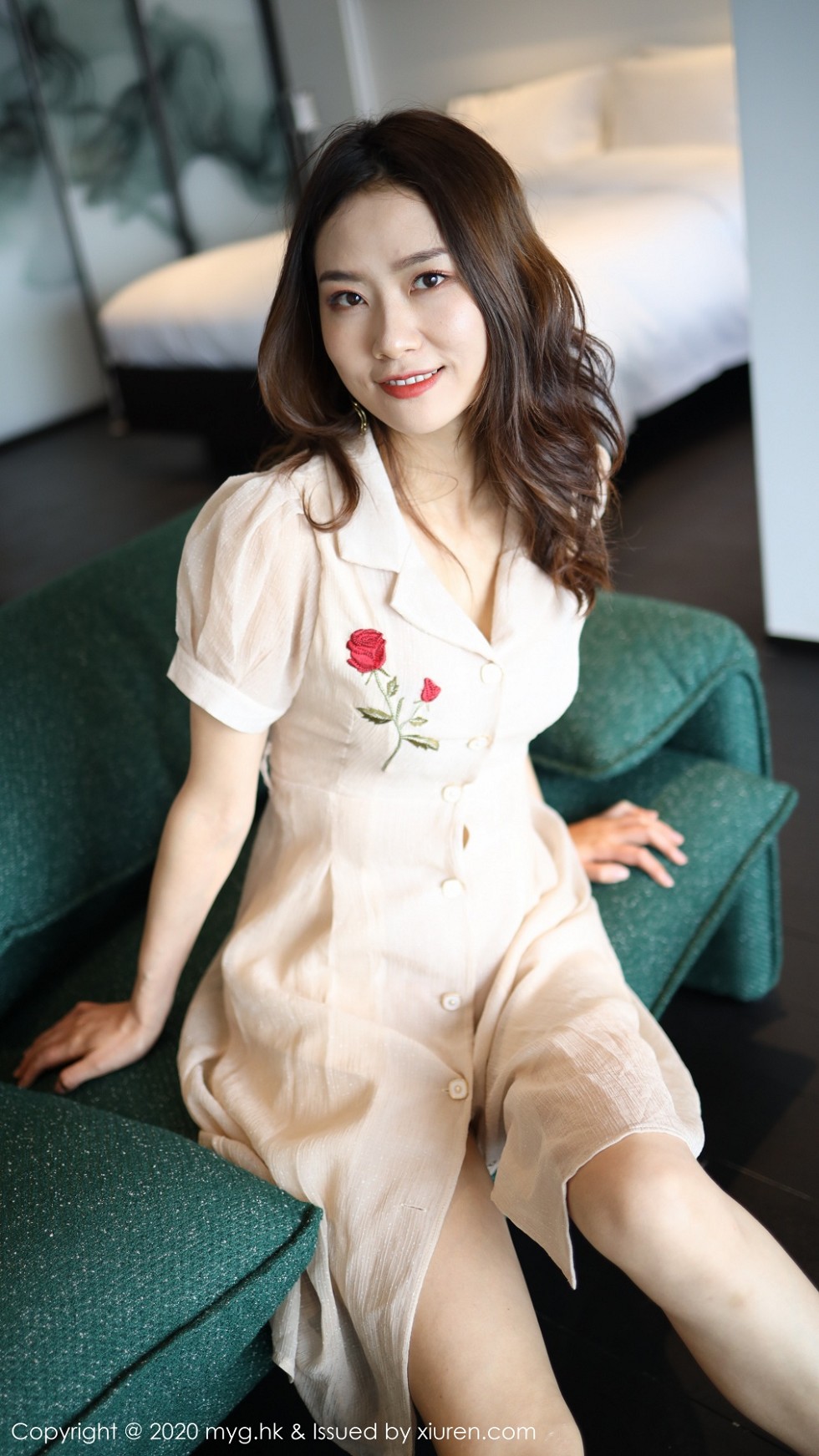 [MyGirl美媛馆]Vol.447_嫩模方子萱大理旅拍私房典雅长裙半脱秀完美身材诱惑写真92P