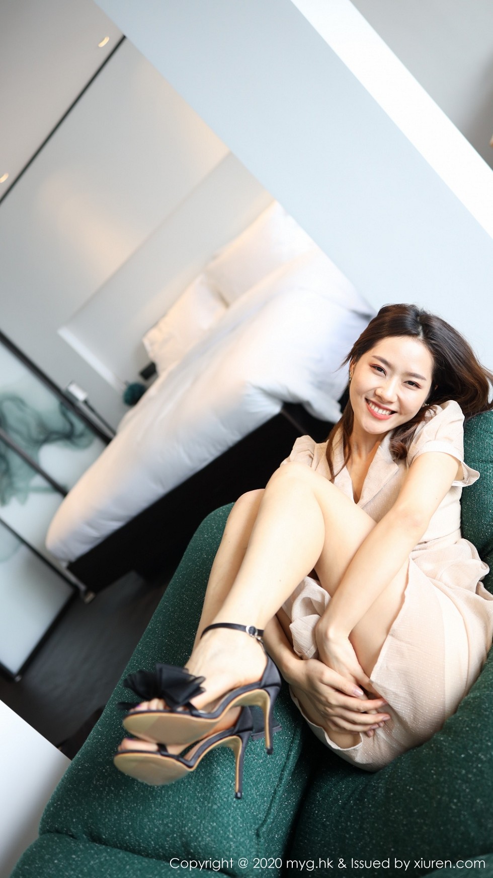 [MyGirl美媛馆]Vol.447_嫩模方子萱大理旅拍私房典雅长裙半脱秀完美身材诱惑写真92P