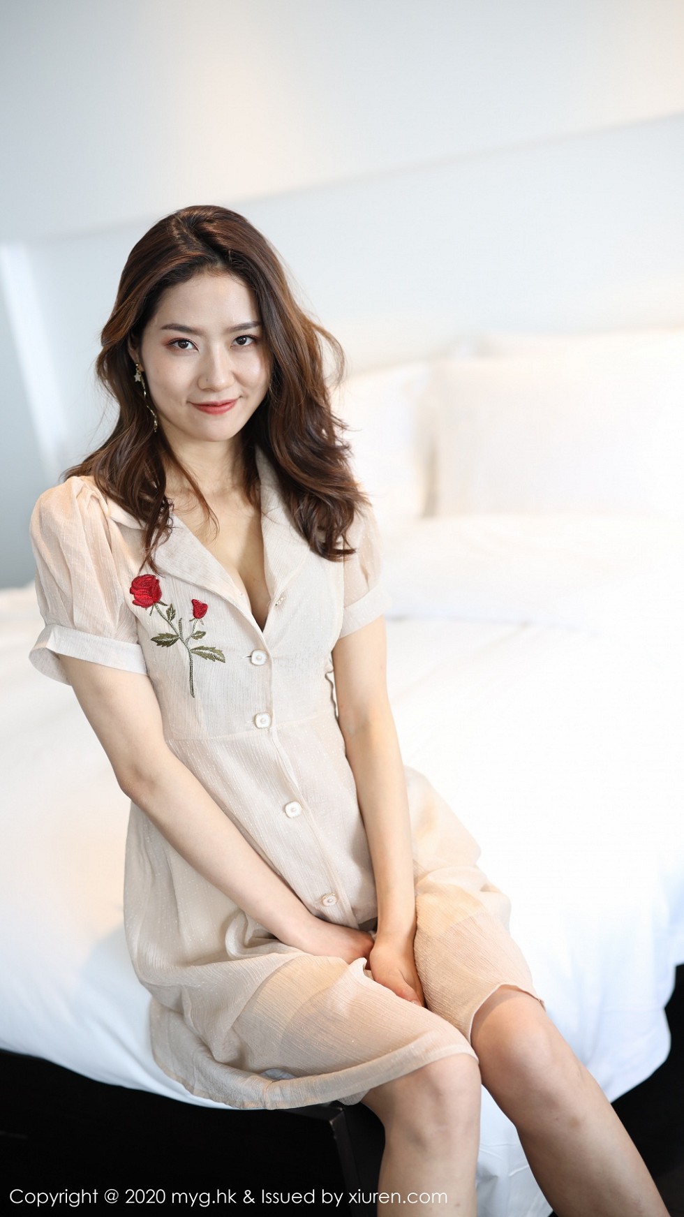 [MyGirl美媛馆]Vol.447_嫩模方子萱大理旅拍私房典雅长裙半脱秀完美身材诱惑写真92P