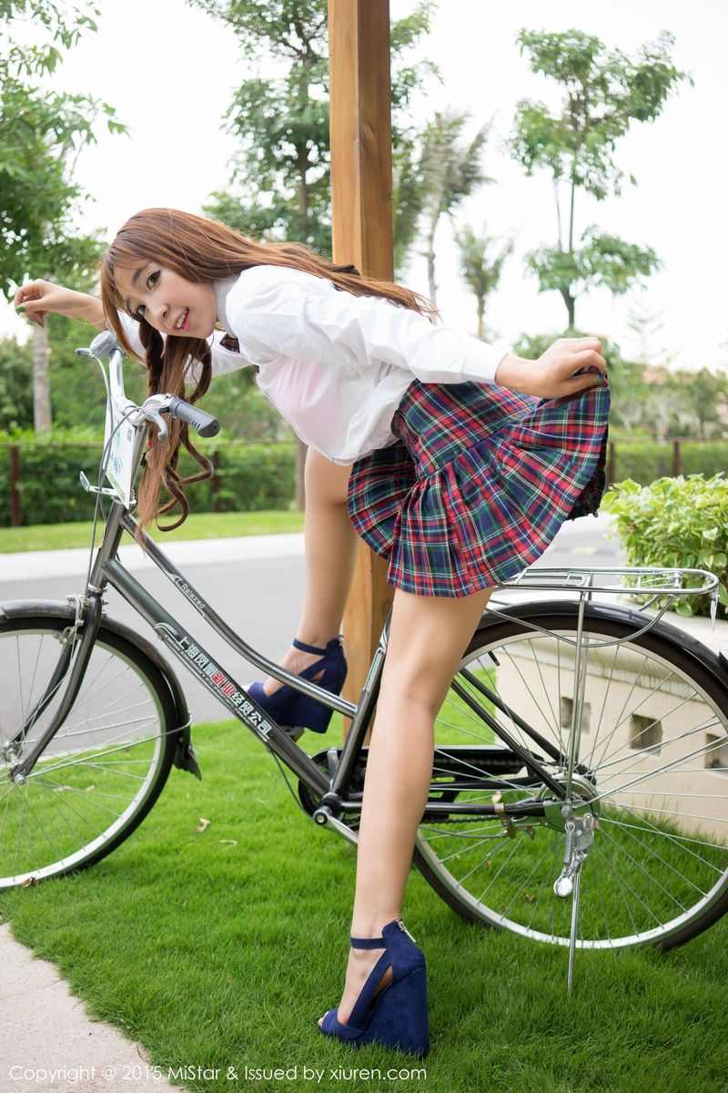 [MiStar魅妍社] 美女模特黄歆苑Chobits比基尼+校服系列三亚旅拍 Vol.017