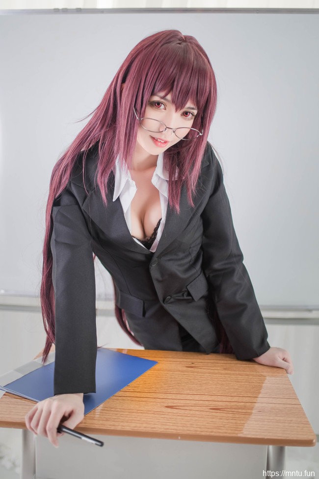 性感美女鳗鱼霏儿COS《Fate/Grand-Order》御姐斯卡哈