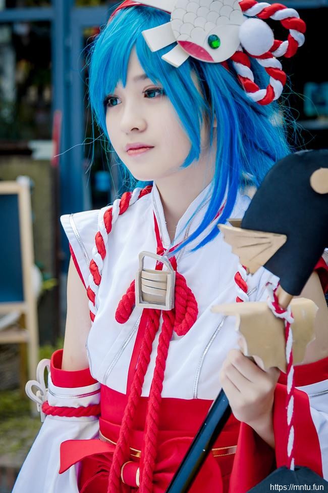 巴蜀女孩vllian扮演COS王者荣耀伊势巫女大乔