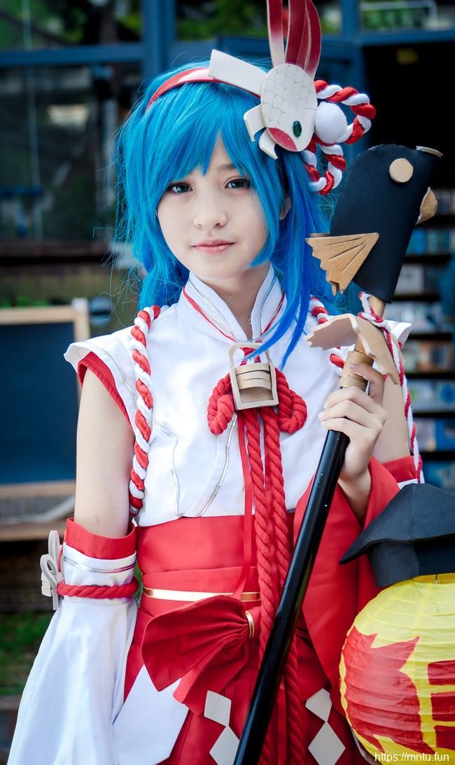 巴蜀女孩vllian扮演COS王者荣耀伊势巫女大乔