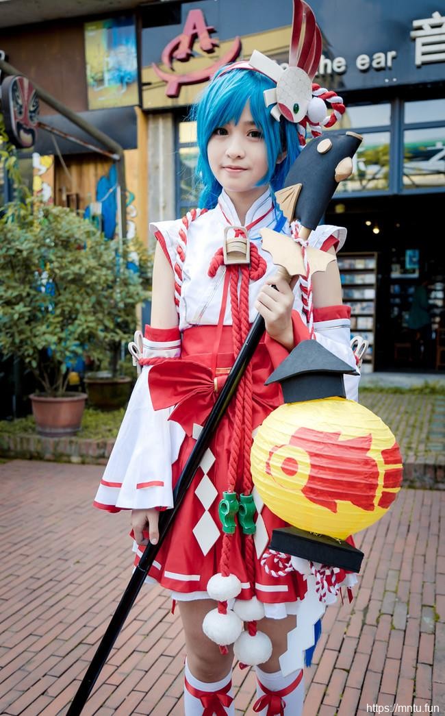 巴蜀女孩vllian扮演COS王者荣耀伊势巫女大乔