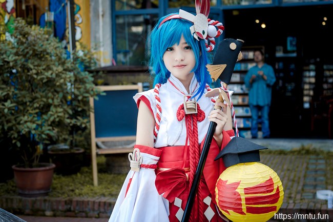 巴蜀女孩vllian扮演COS王者荣耀伊势巫女大乔