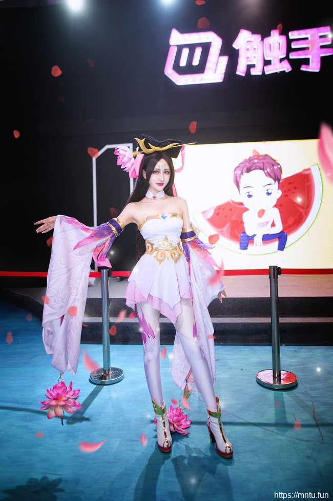 御姐路易大小姐cosplay王者荣耀绝世舞姬貂蝉