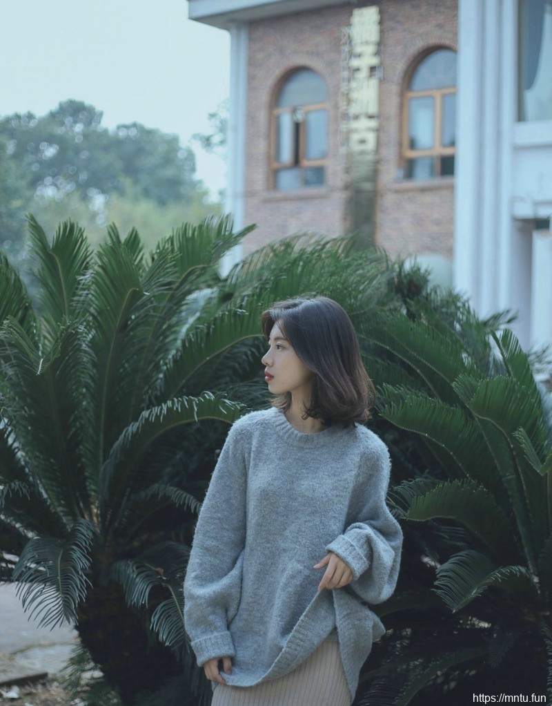 气质毛衣森系女神短发随性写真