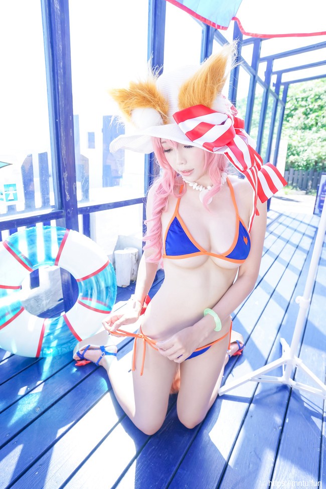 萌系御姐ElyEE子COS扮演Fate-Grand-Order泳裝玉藻前