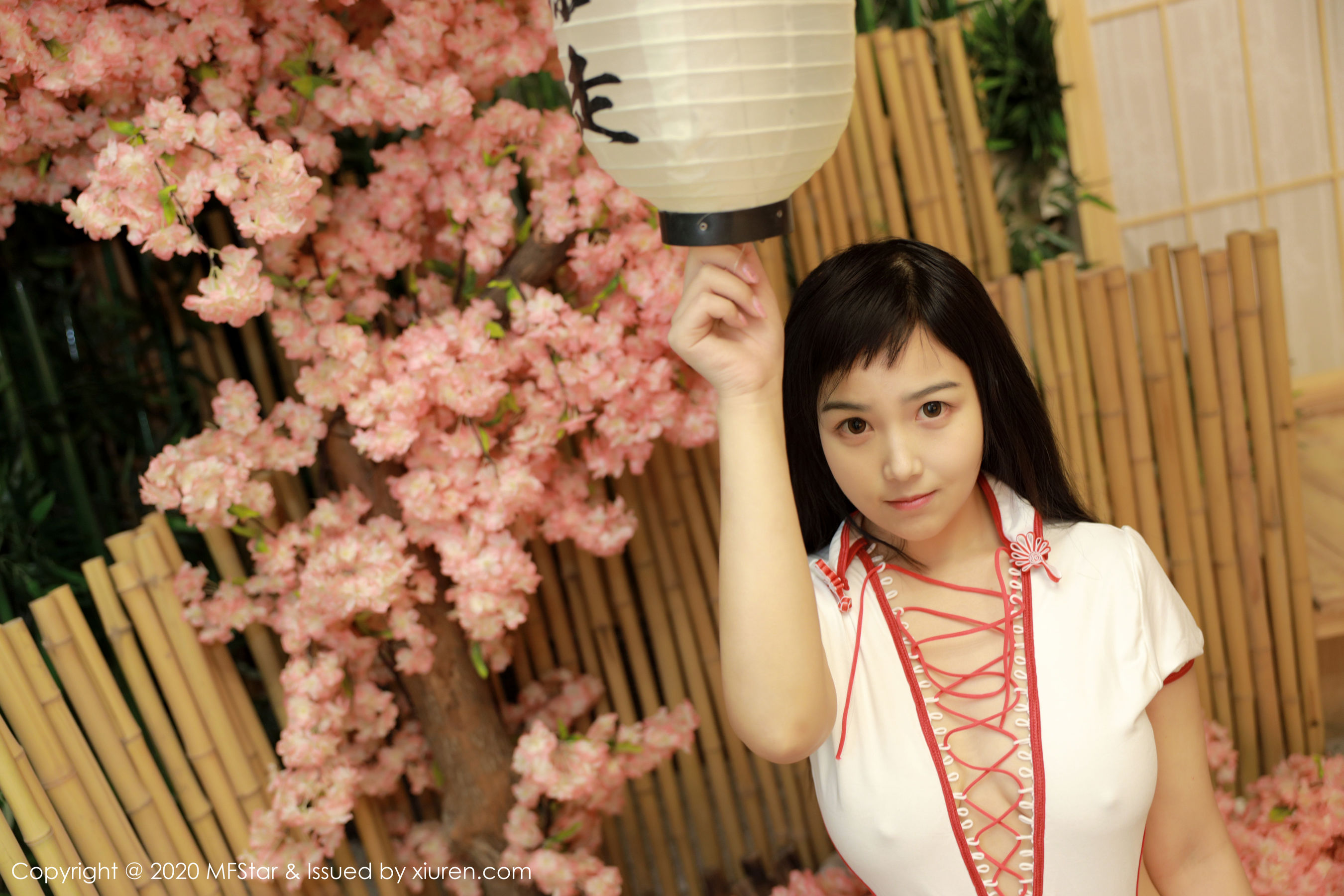 [模范学院MFStar] Vol.297 徐微微mia 《童颜欧派绝佳身材》 写真集