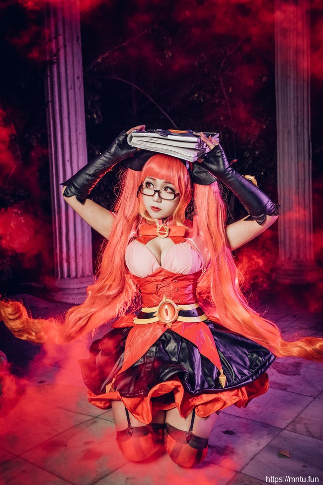 双马尾萝莉梦梦呦COSPLAY王者荣耀暗黑萝莉安琪拉