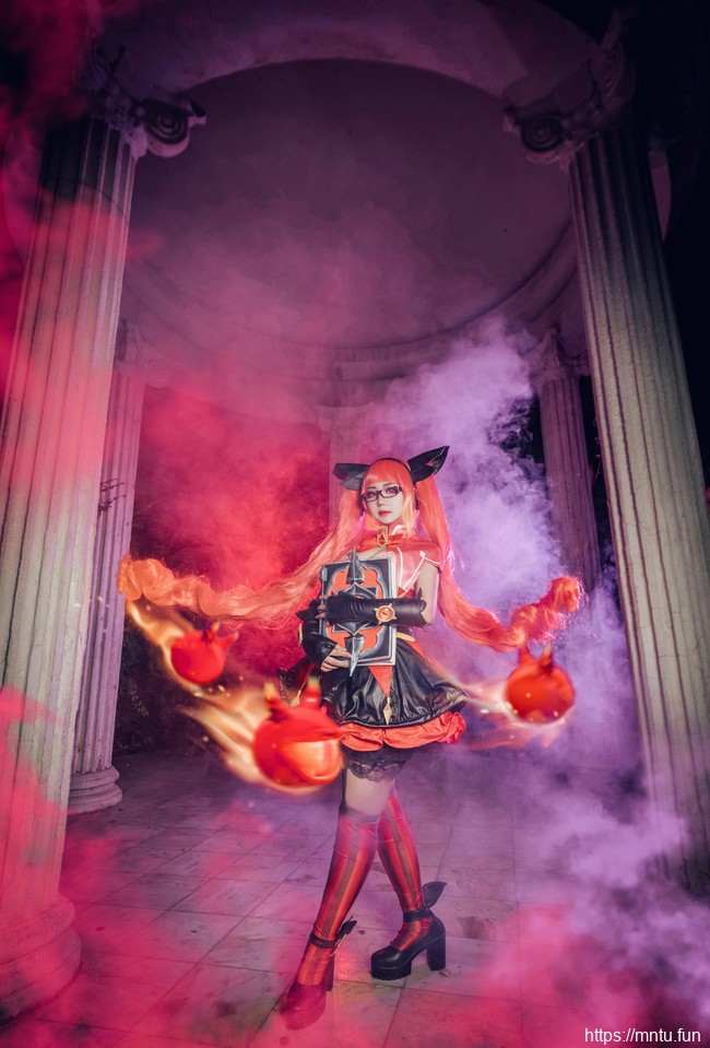 双马尾萝莉梦梦呦COSPLAY王者荣耀暗黑萝莉安琪拉