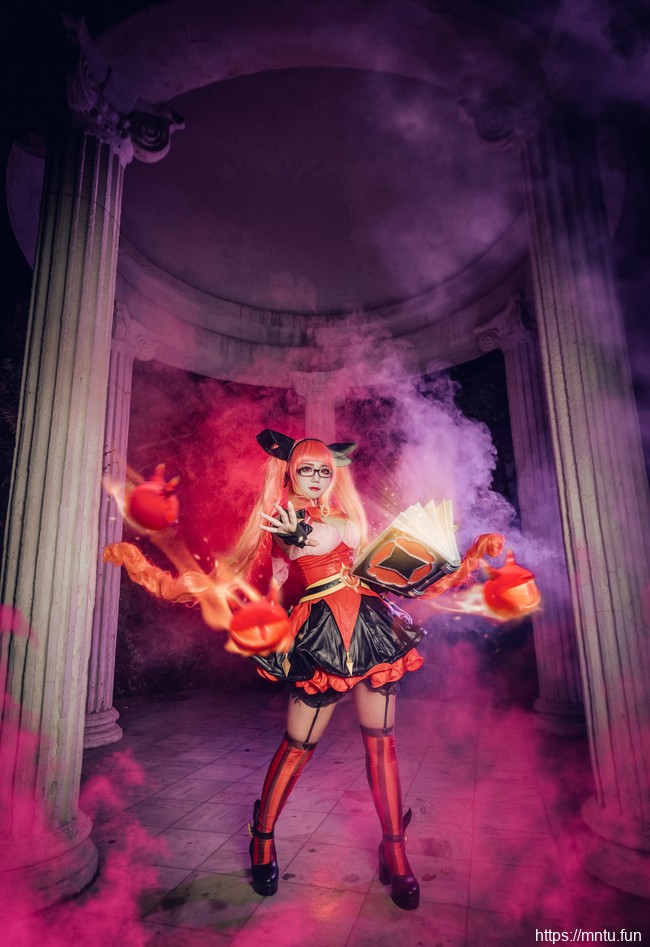 双马尾萝莉梦梦呦COSPLAY王者荣耀暗黑萝莉安琪拉