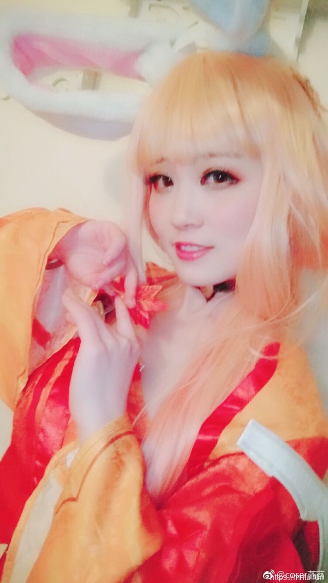 清纯美女coser菡萏兽耳COSPLAY王者荣耀公孙离