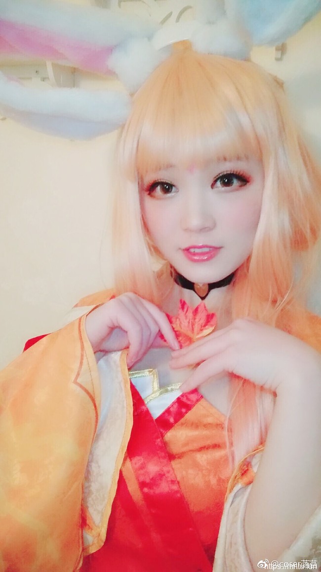 清纯美女coser菡萏兽耳COSPLAY王者荣耀公孙离
