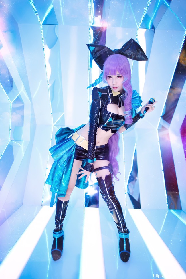 美少女ElyEE子COS超时空要塞歌姬美云·金努梅尔