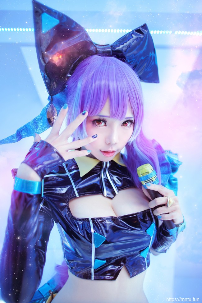 美少女ElyEE子COS超时空要塞歌姬美云·金努梅尔