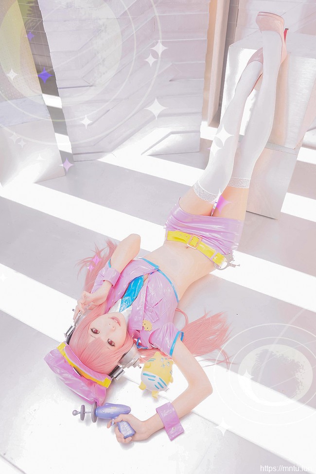 ElyEE子丝袜美腿COS宇宙警察粉色系索尼子