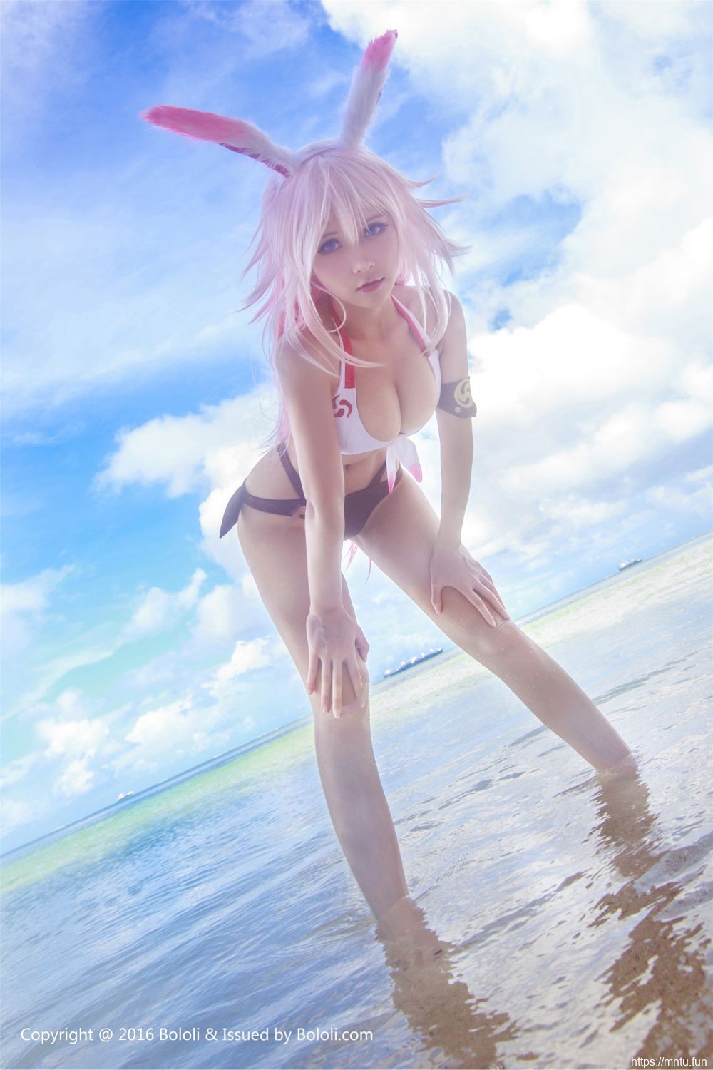 菠萝社美女模特夏美酱COS扮演崩坏3rd八重樱