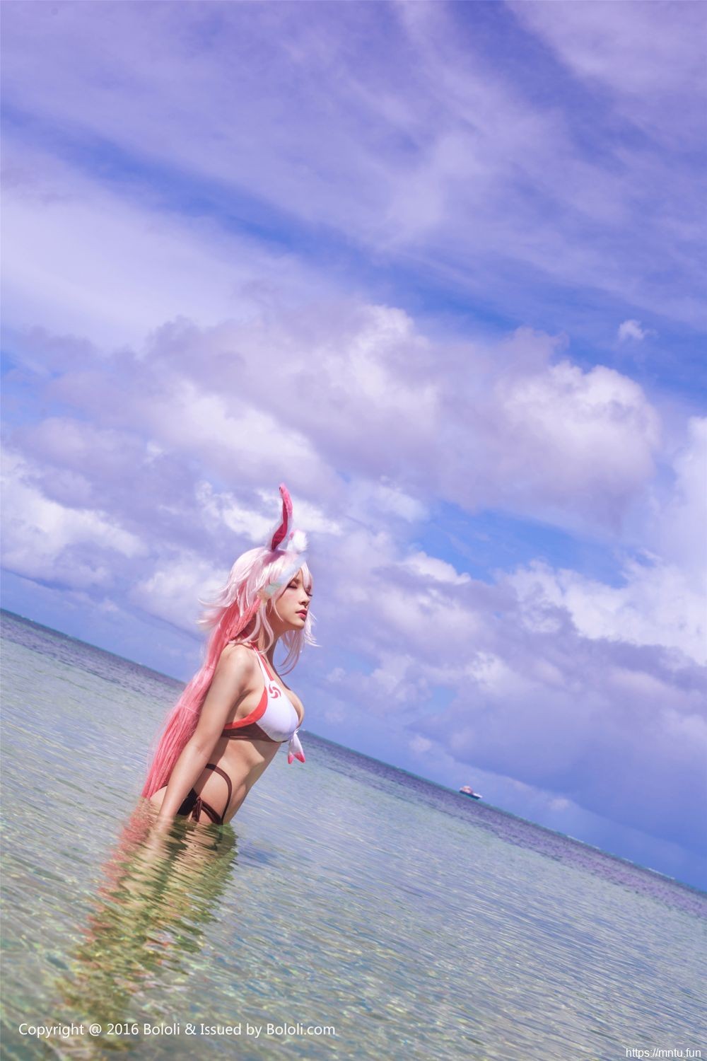 菠萝社美女模特夏美酱COS扮演崩坏3rd八重樱