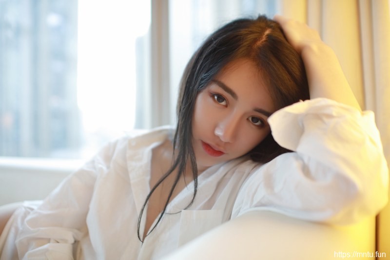 性感美女白子嫣丝袜美臀诱惑迷人