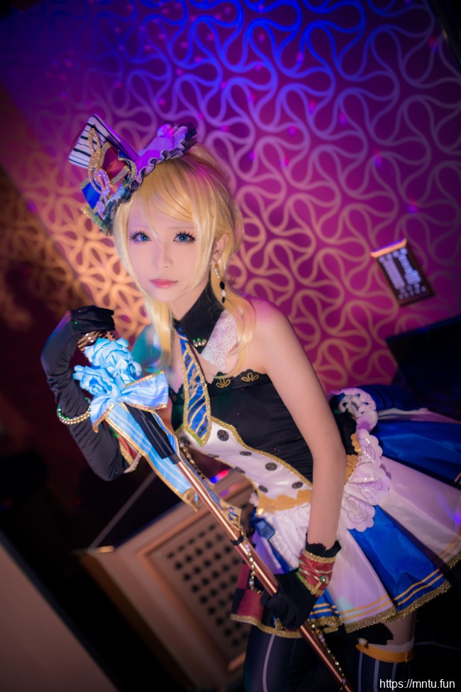 美女主播青青子w扮演LOVE-LIVE女仆觉醒绚濑绘里