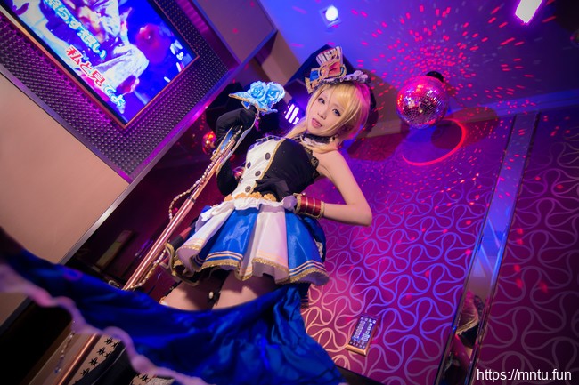 美女主播青青子w扮演LOVE-LIVE女仆觉醒绚濑绘里