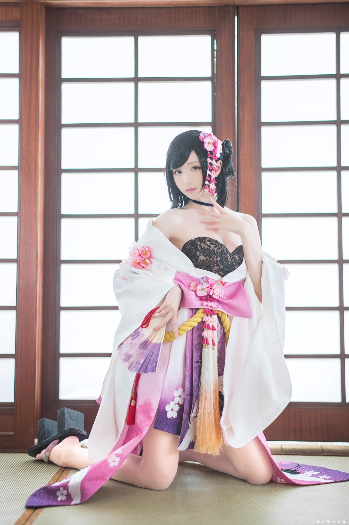 裸足美女青青子wCOS镇魔曲手游夜樱 腿控福利