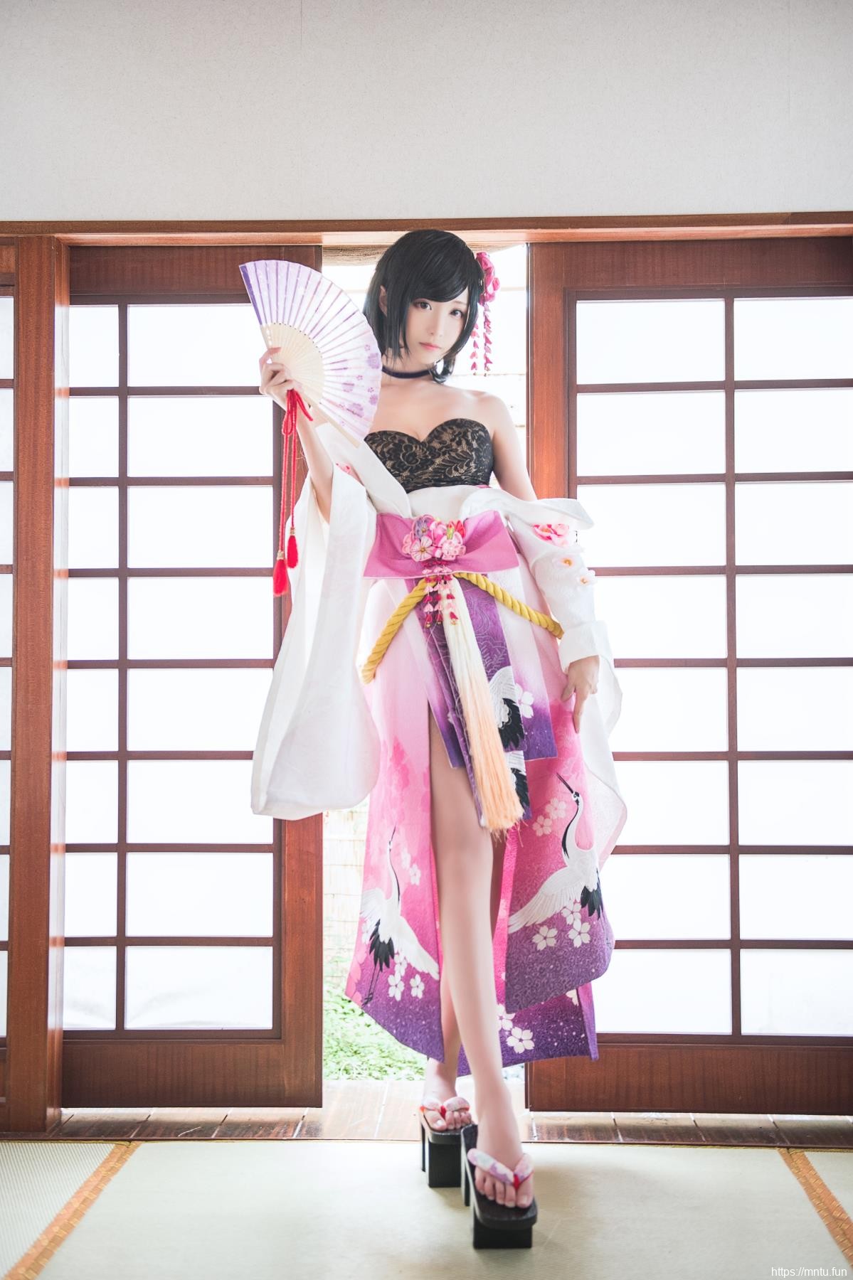 裸足美女青青子wCOS镇魔曲手游夜樱 腿控福利